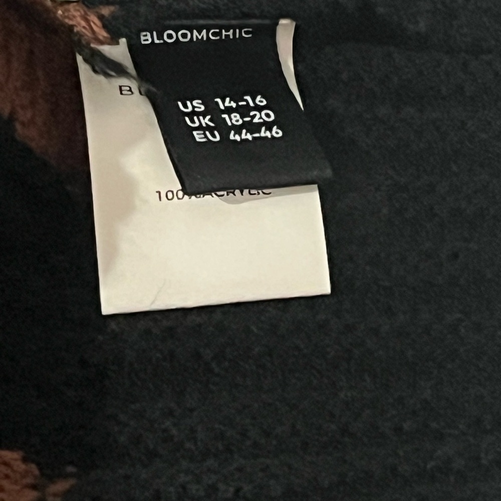 BloomChic size 14-16 Striped Black and Brown Women's Sweater EUC - Picture 5 of 7